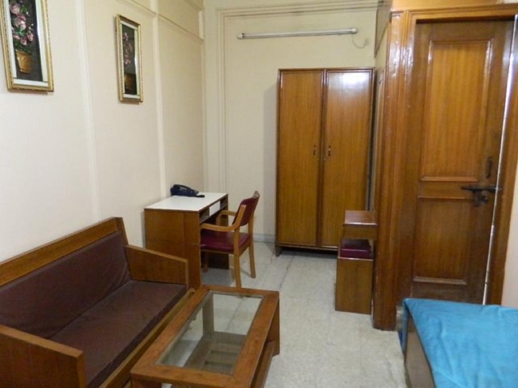 Viraaj Guest House Ноида Екстериор снимка